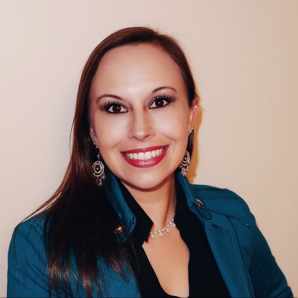 Meet your Posher, Ashley - Picture 1 of 7